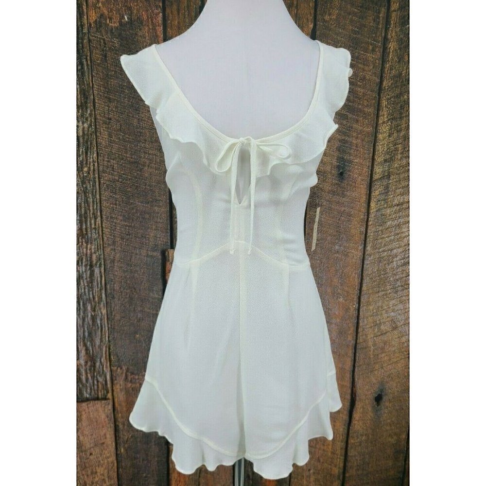 New Flynn Skye Mimi Romper Womens Large Off White Ruffle Shorts Rayon